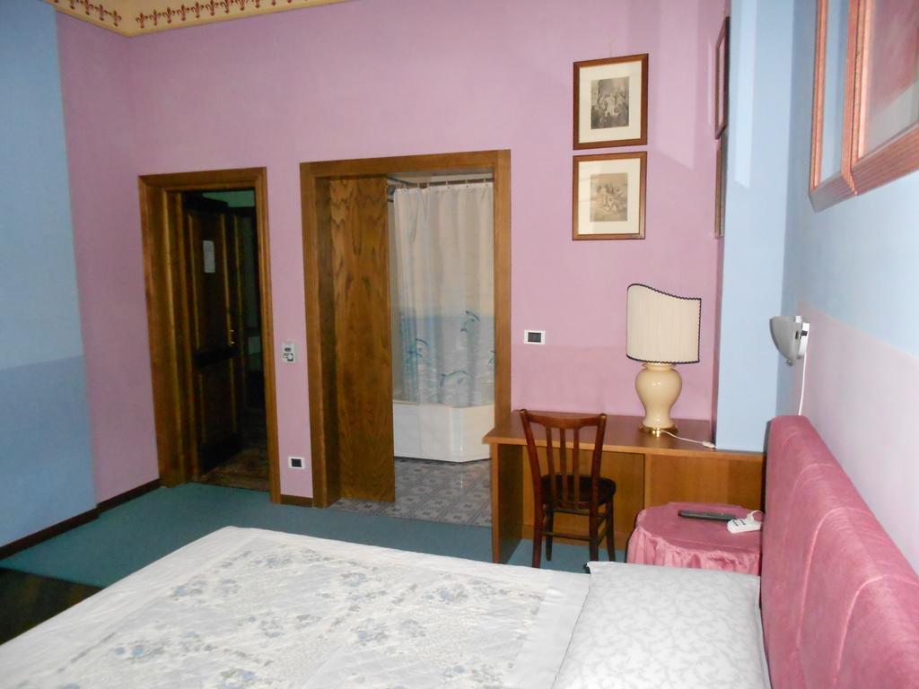 Tarussio Hotel Arezzo Exterior photo